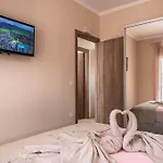 Extreme House